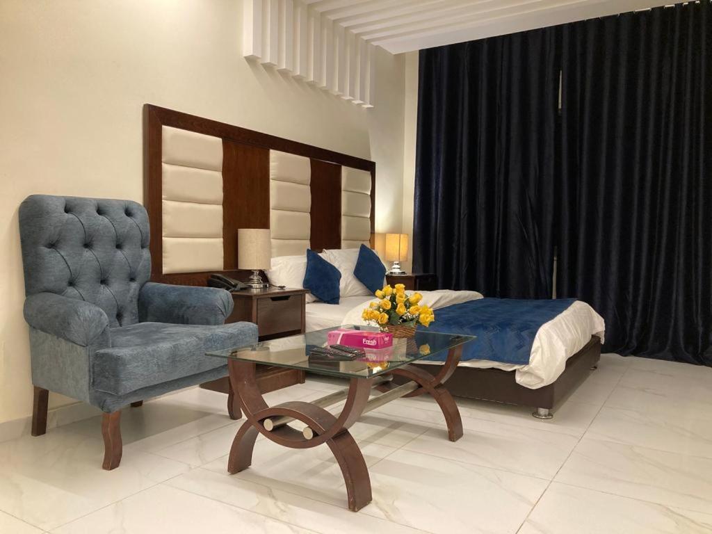 Uptown Hotel Apartment Amman Bagian luar foto
