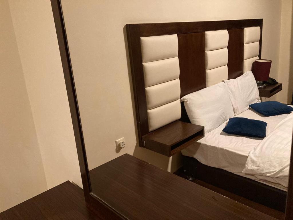 Uptown Hotel Apartment Amman Bagian luar foto