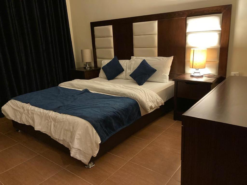 Uptown Hotel Apartment Amman Bagian luar foto