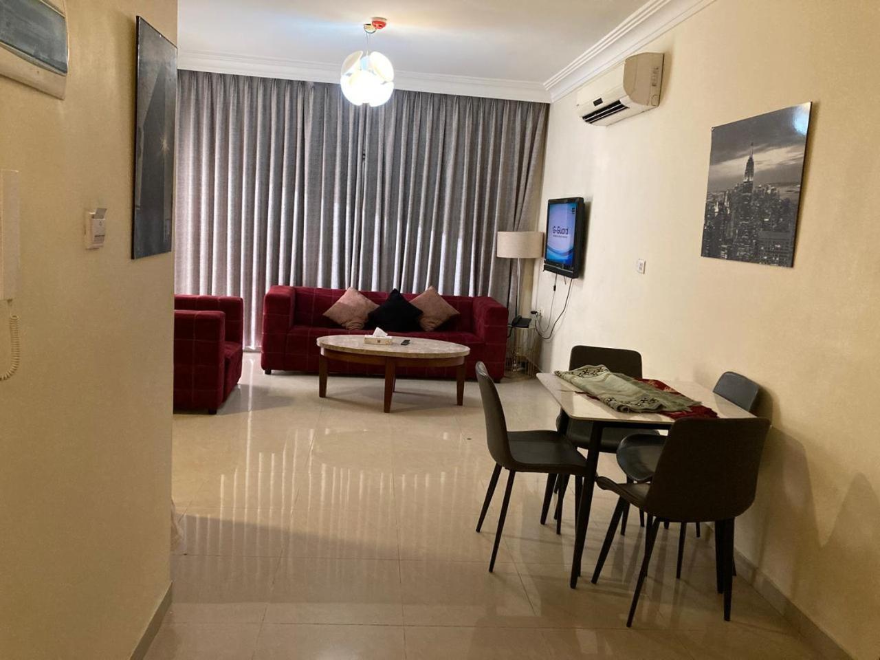 Uptown Hotel Apartment Amman Bagian luar foto