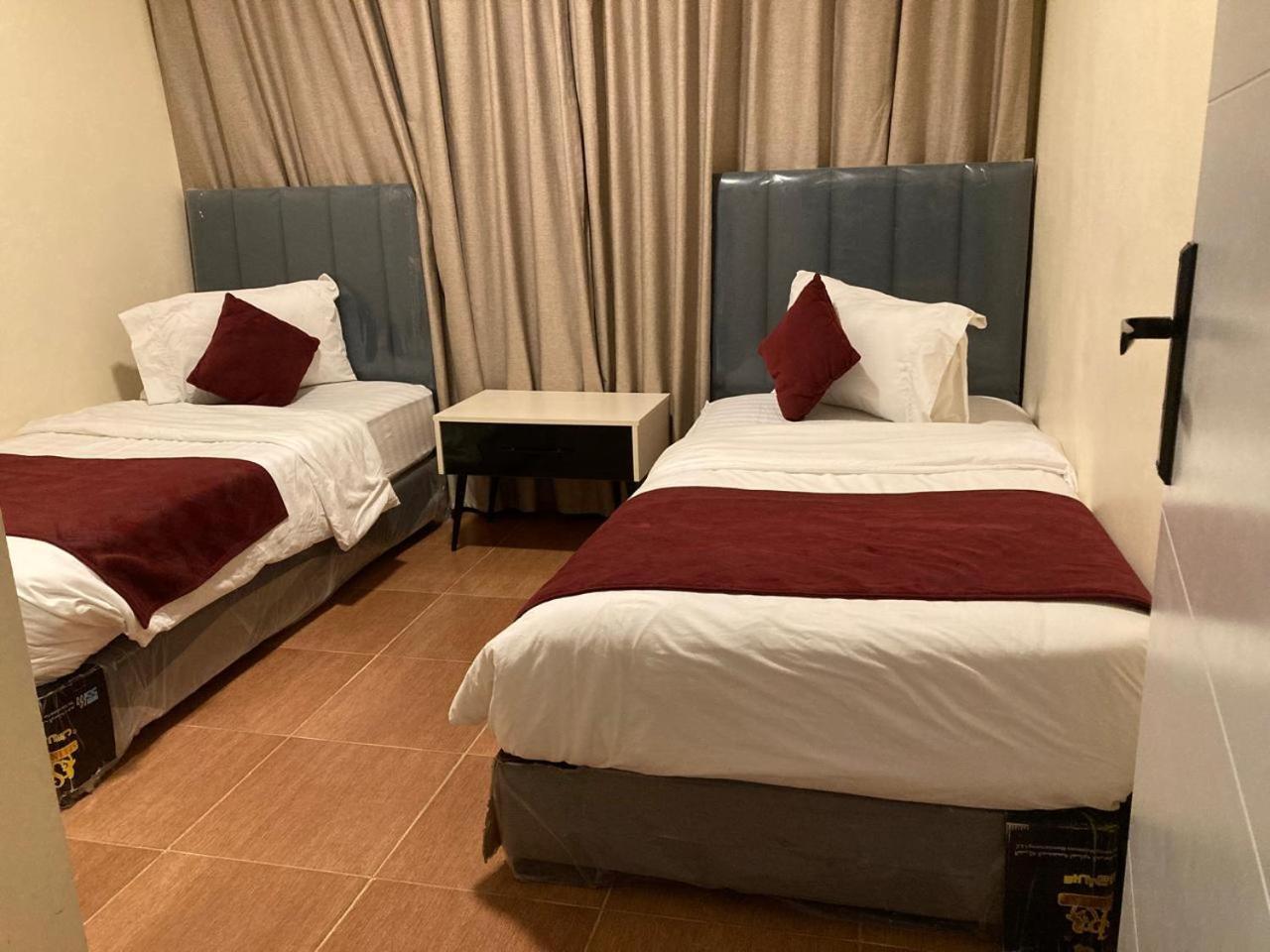 Uptown Hotel Apartment Amman Bagian luar foto