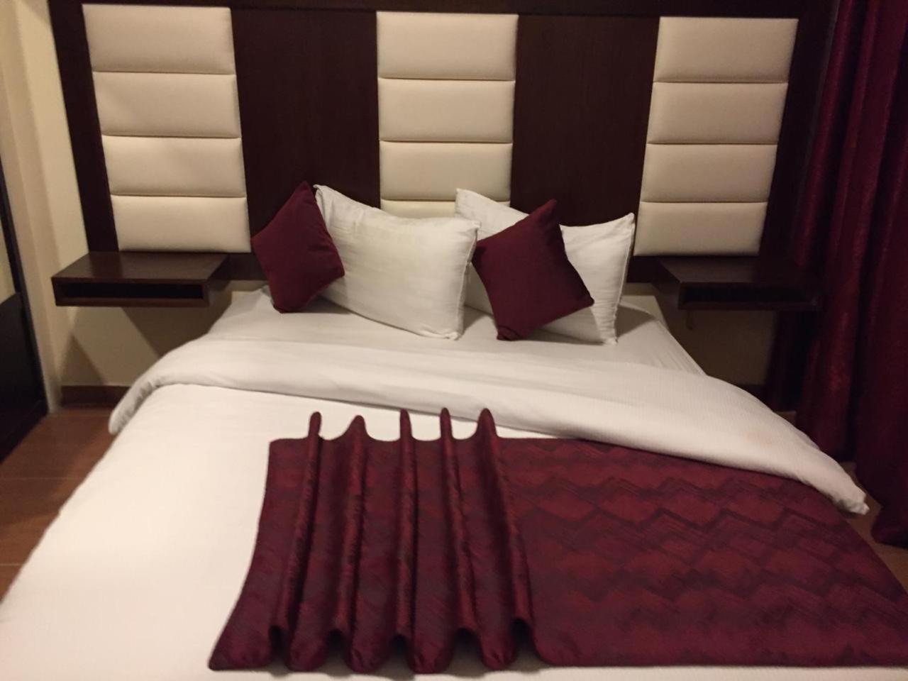 Uptown Hotel Apartment Amman Bagian luar foto