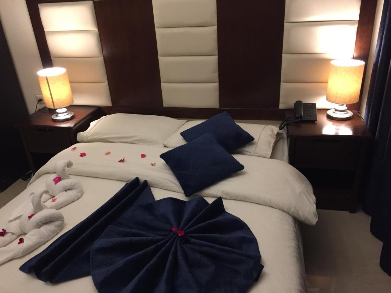 Uptown Hotel Apartment Amman Bagian luar foto