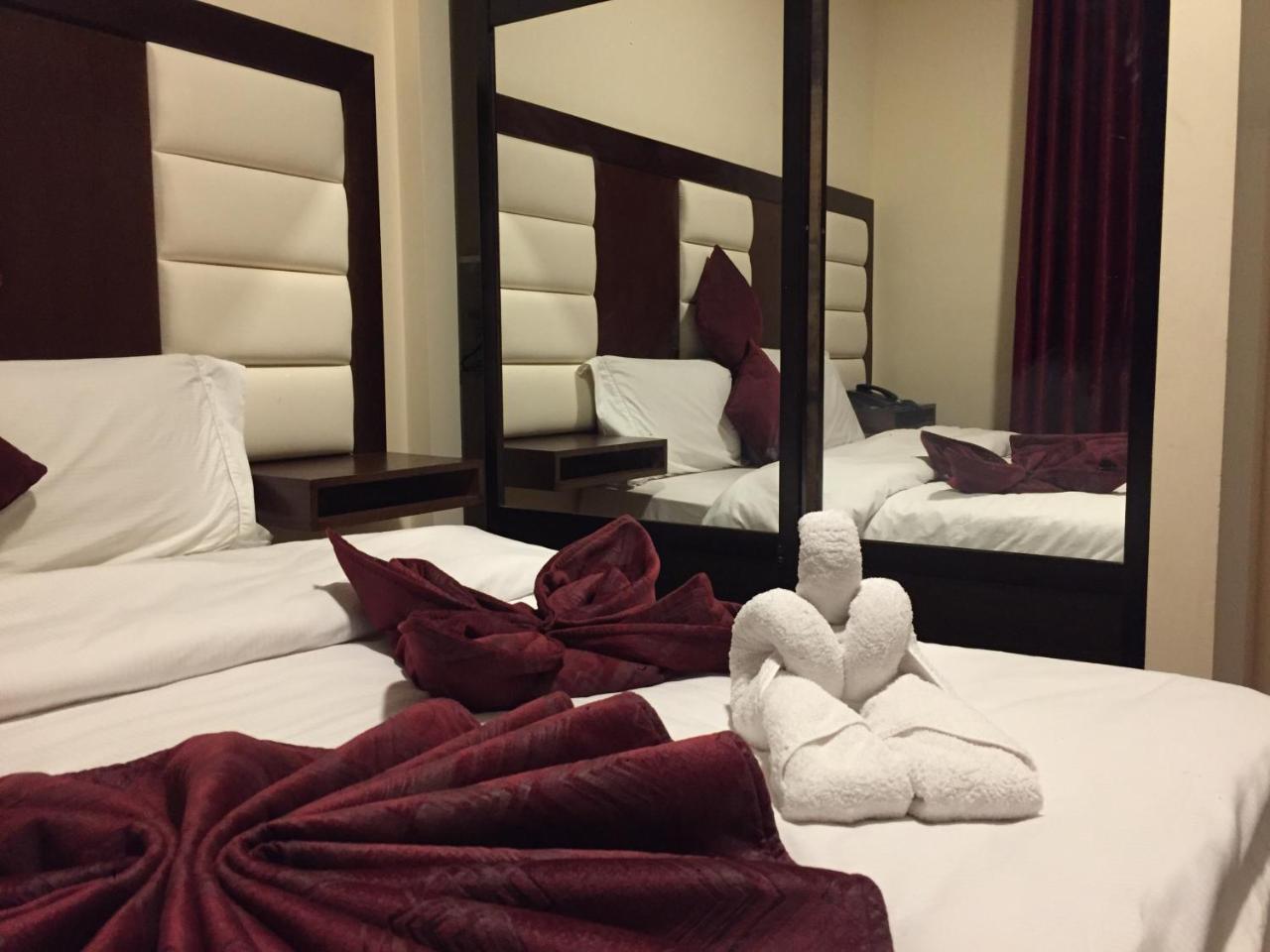 Uptown Hotel Apartment Amman Bagian luar foto