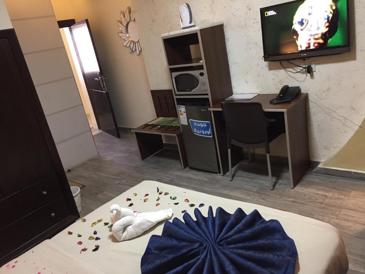 Uptown Hotel Apartment Amman Bagian luar foto